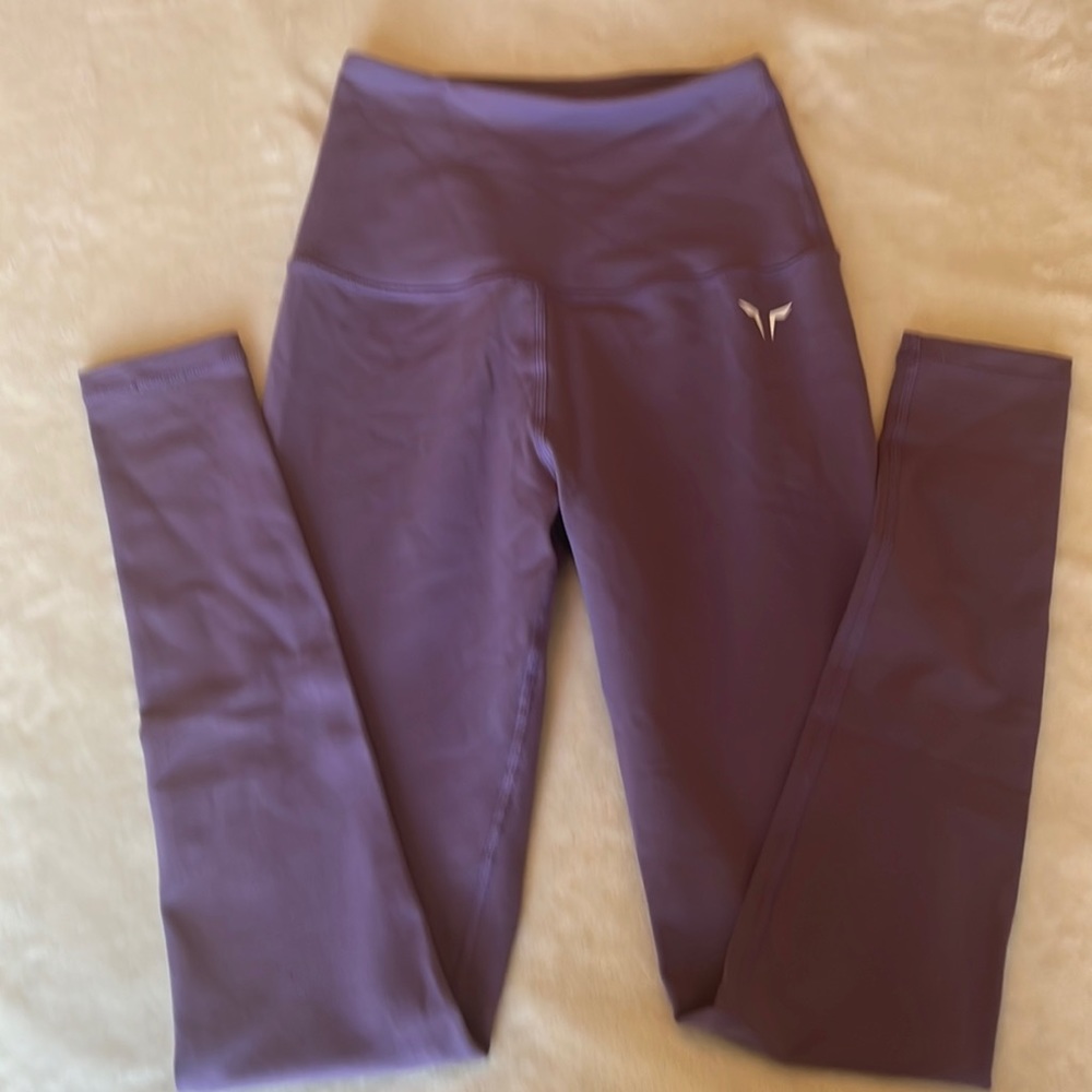 Squatwolf leggings xs in light purple colour